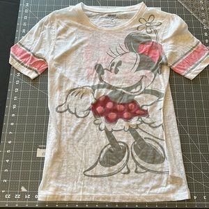 #105 Disney Minnie Mouse Double Graphic tee. Size medium